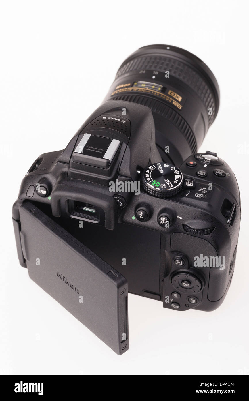 L'équipement de photographie numérique - Nikon D5300 avec écran arrière  articulé Photo Stock - Alamy