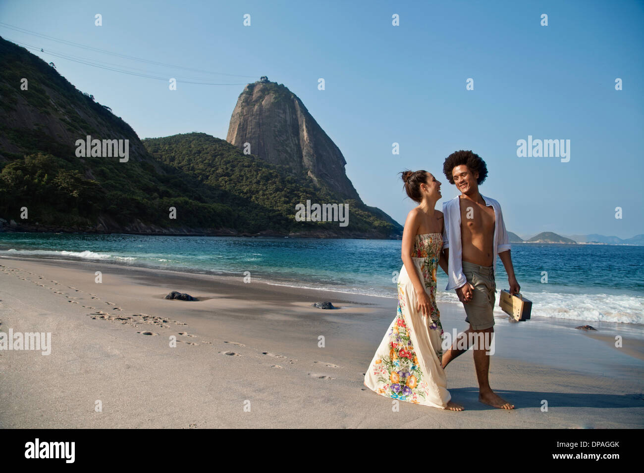 Couple On Beach Rio De Janeiro Bresil Photo Stock Alamy