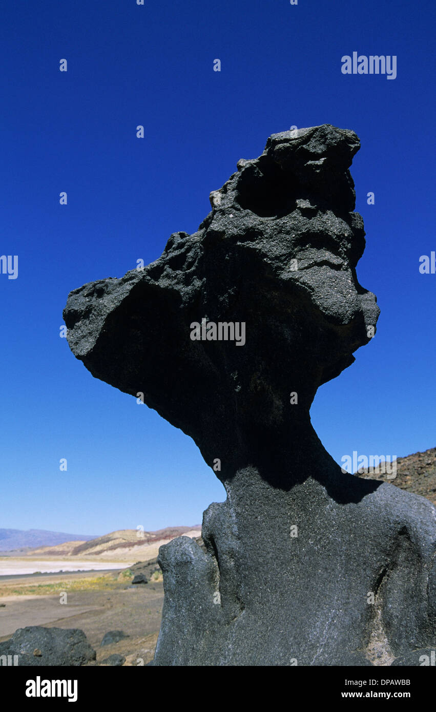Mushroom Rocks In Death Valley Mushroom rock death valley national Banque de photographies et d’images ...
