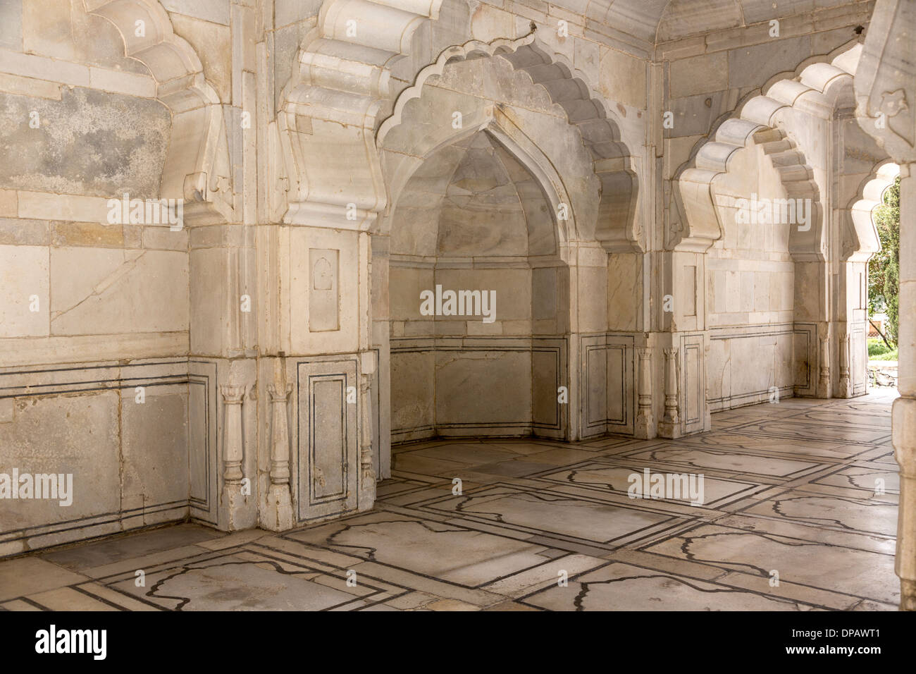 La mosquée de Shah Jahan dans les jardins de Babour, localement appelé Bagh-e Babur, d'un parc historique à Kaboul, Afghanistan. Banque D'Images