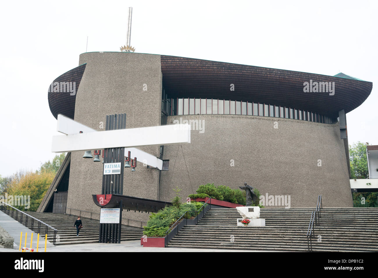 L'Arche de Noé, l'Église catholique moderne érigé à Nowa Huta une fois que le communisme est tombé, Cracovie, Pologne, Europe Banque D'Images