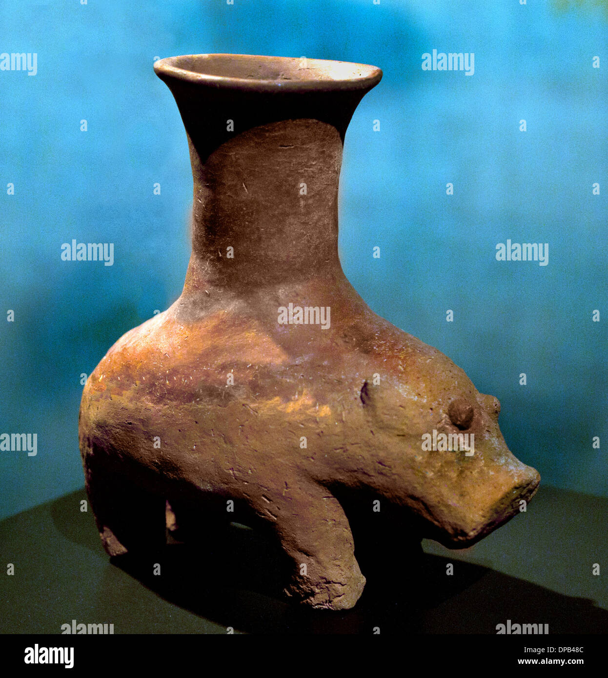 Navire en forme d'un Hippotamus égyptien Egypte 3500 AV Banque D'Images