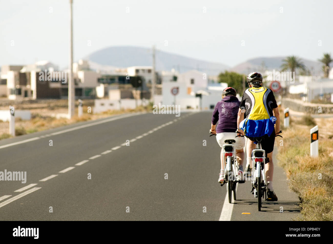 Randonnée à vélo dans l'île de Lanzarote canaries canaries maison de vacances cyclistes cycliste vélo équitation riders Banque D'Images