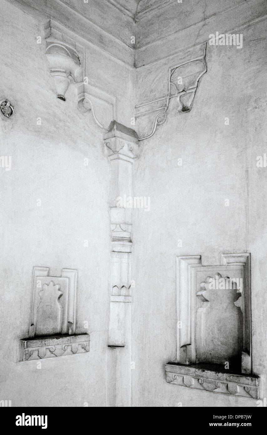 La photographie de voyage - l'architecture du palais de ville à Udaipur au Rajasthan en Inde en Asie du Sud. Détail bâtiment historique Art Design Banque D'Images