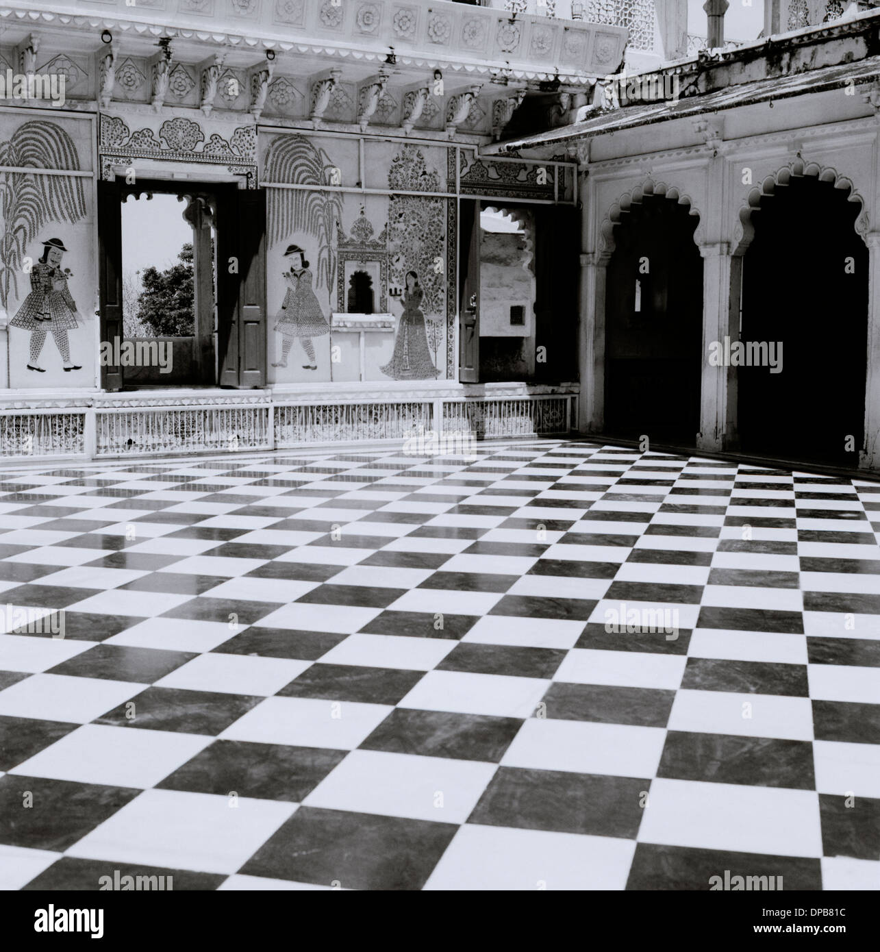 Le City Palace à Udaipur au Rajasthan en Inde en Asie du Sud. L'histoire de l'architecture du bâtiment historique Patrimoine historique Culture Billet Wanderlust Banque D'Images