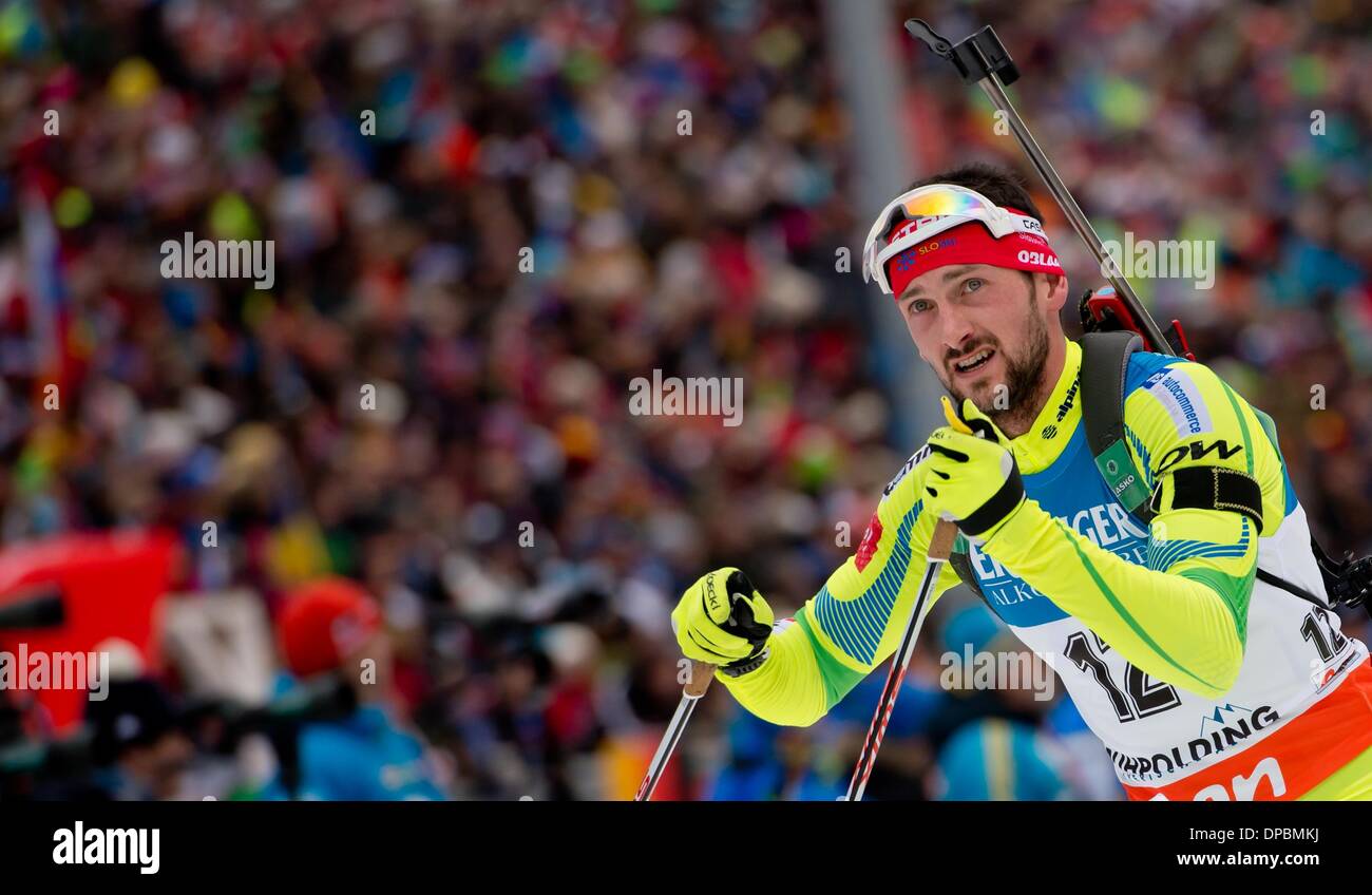 Inzell, Allemagne. Jan 11, 2014. La Slovénie a Jakov Fak en compétition dans l'épreuve du 20 km course de la Coupe du Monde de biathlon à Chiemgau Arena à Ruhpolding, en Allemagne, le 11 janvier 2014. Il a pris la sixième place. Photo : Sven Hoppe/dpa/Alamy Live News Banque D'Images