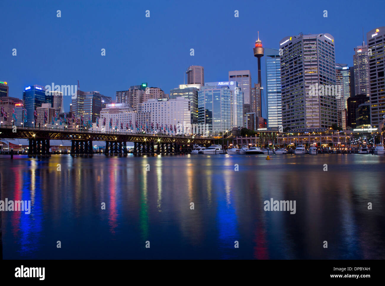 Darling Harbour CBD Central Business District city skyline skyscrapers at night Sydney NSW Australie Nouvelle Galles du Sud Banque D'Images