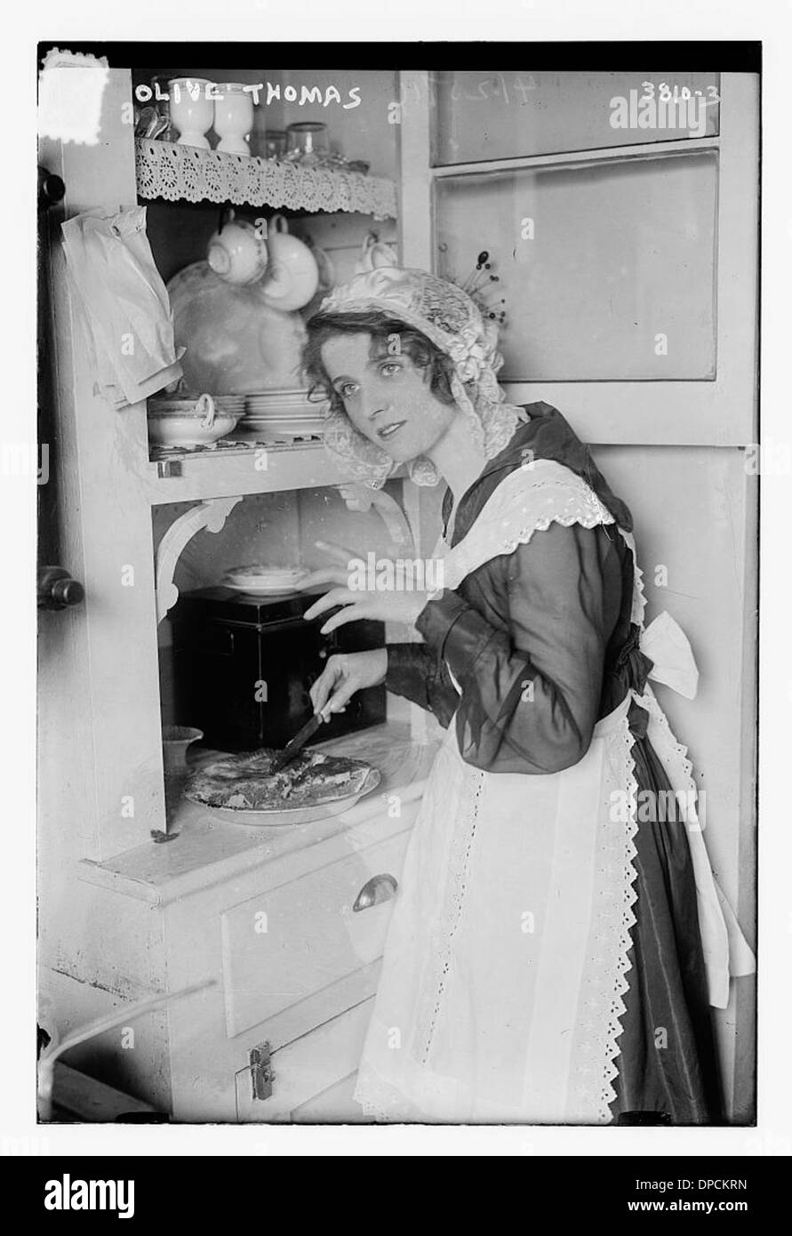 Olive Thomas était une actrice muette qui est devenue une icône du cinéma précoce. Elle est connue pour ses rôles dans les années 1910 et sa mort prématurée à l'âge de 25 ans. L'héritage de Thomas dans l'histoire du cinéma reste important dans le contexte des débuts d'Hollywood. Banque D'Images