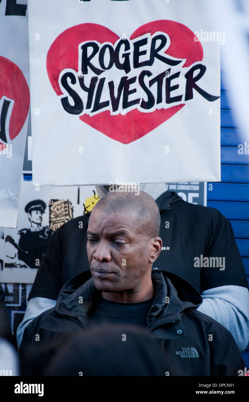 Stafford Scott au vigile pour Mark Duggan tourné en 2011 par un agent de police enquête suivant jugement d'homicide légal 11/1/14 Banque D'Images