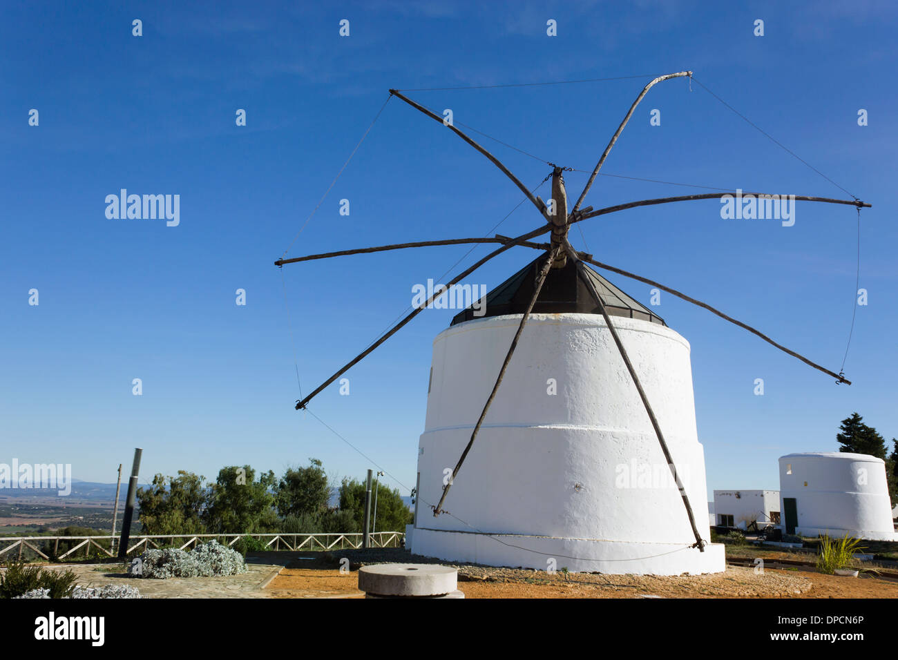 Vejer de la Frontera, province de Cadiz, Espagne. Ancien moulin construit en 1860. Banque D'Images
