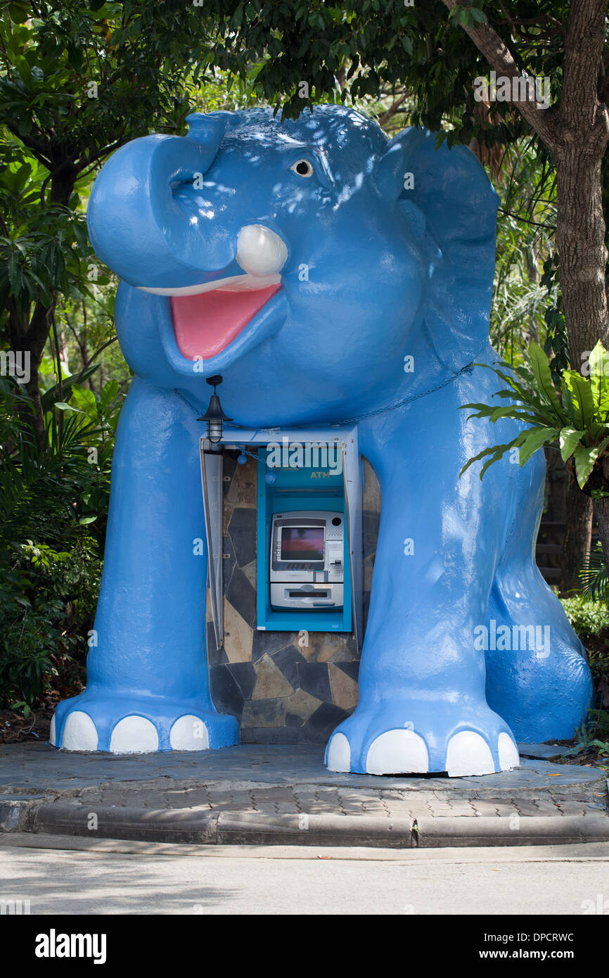 Cash Machine ATM de l'éléphant en raison de zoo de Dusit Bangkok Banque D'Images