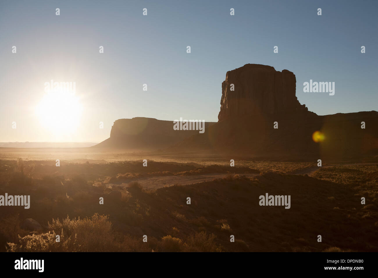 Lever du soleil à Monument Valley, Navajo, Arizona. USA Banque D'Images