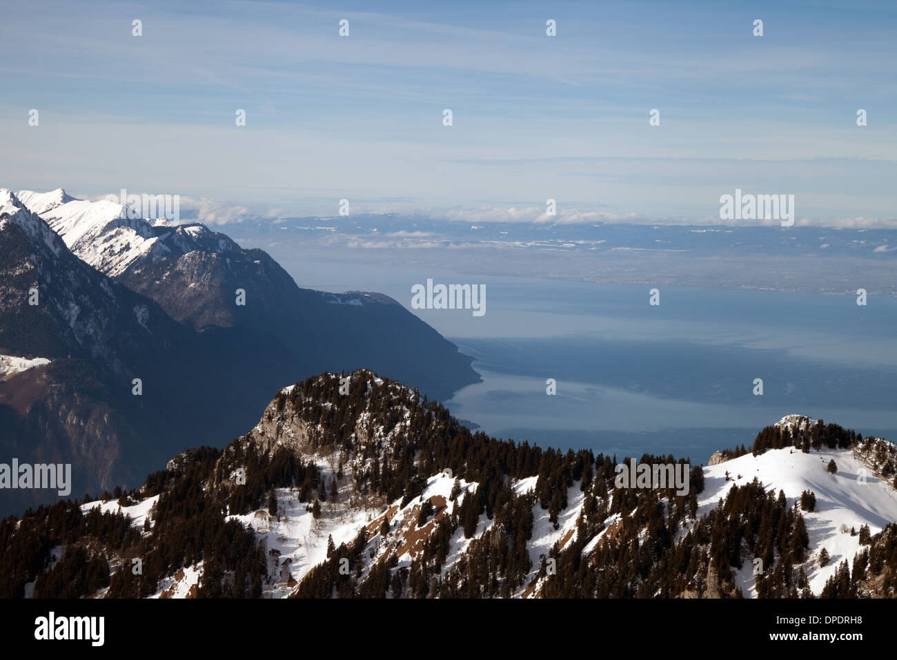 Le lac de Genève (Lac Léman ) vu en hiver depuis le sommet de la Berneuse ( 2048m ), Alpes Suisses, Suisse Europe Banque D'Images