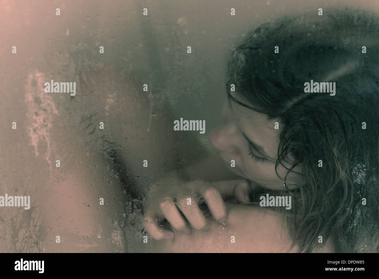 La haine de soi concept abstract l'expression créative. Banque D'Images