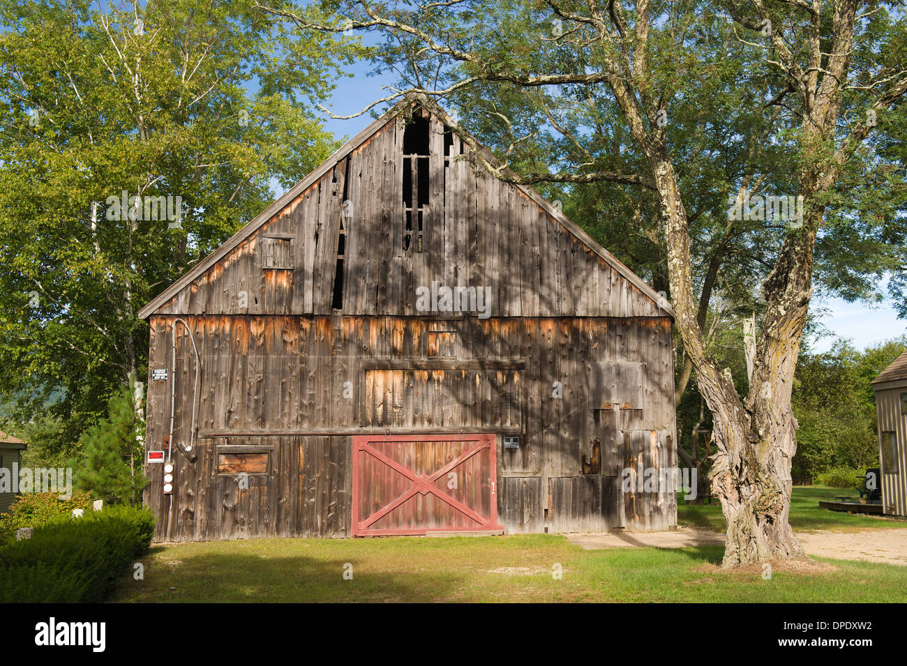 Grange en bois pittoresque près de North Conway, New Hampshire, USA. Banque D'Images