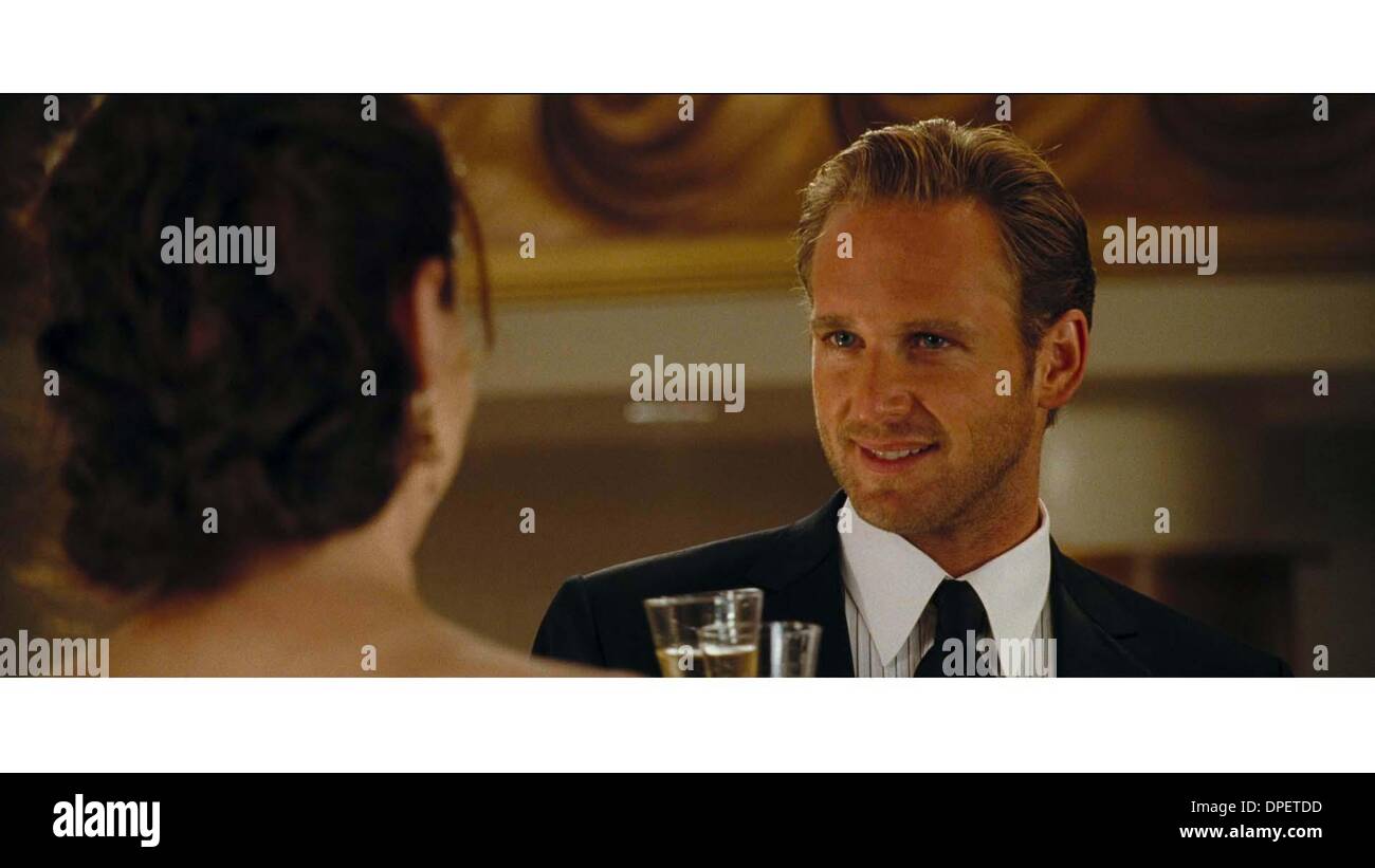 11 avril 2006 - Jacinda Barrett que Maggie James et Josh LUCAS, Dylan Johns dans PicturesÕ Warner Bros. et virtuelle StudiosÕ action aventure Ã'Poseidon.Ã" Le film a également étoiles Kurt Russell et Richard Dreyfuss... .TV-film encore. K47740ES. (Crédit Image : © Globe Photos/ZUMApress.com) Banque D'Images