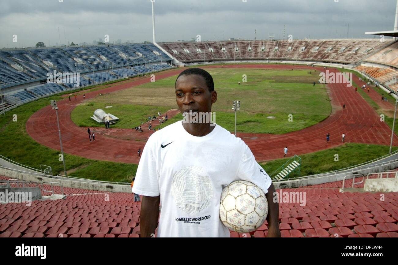 Projet de football pour les enfants dans les bidonvilles de Nigeria Banque D'Images