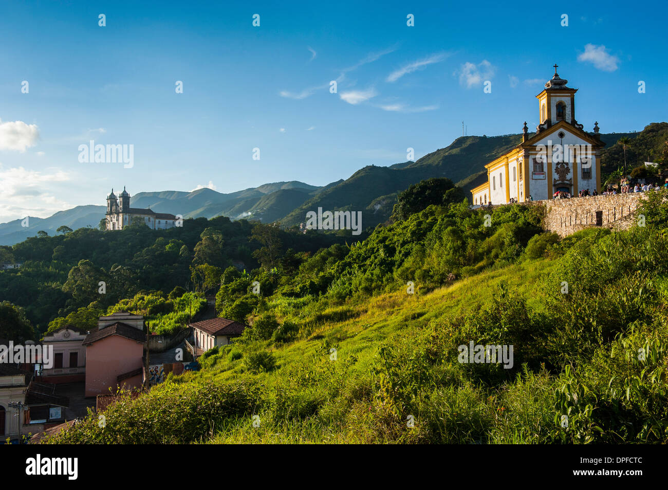 Les églises au-dessus de Ouro Preto, UNESCO World Heritage Site, Minas Gerais, Brésil, Amérique du Sud Banque D'Images Les églises au-dessus de Ouro Preto, UNESCO World Heritage Site, Minas Gerais, Brésil, Amérique du Sud Banque D'Images