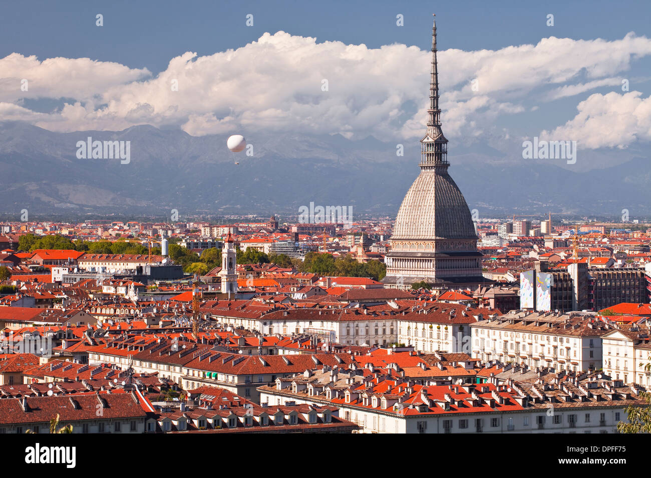 Les toits de Turin avec la Mole Antonelliana, Turin, Piémont, Italie, Europe Banque D'Images