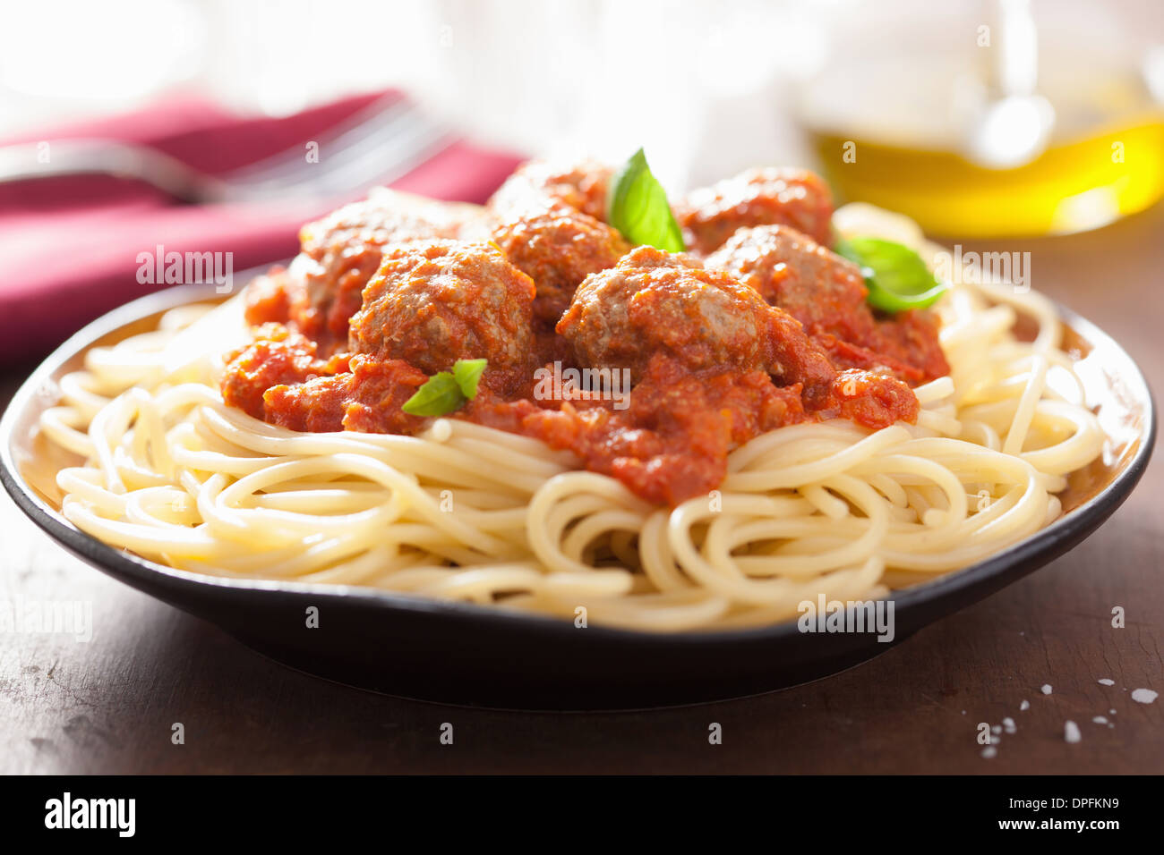 Spaghetti aux Boulettes de viande en sauce tomate Banque D'Images