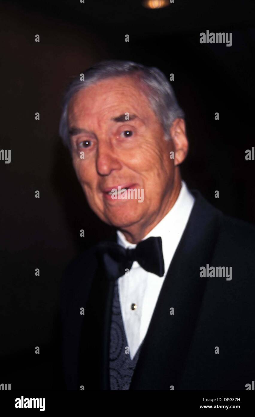 26 mai 2006 - New York, New York, États-Unis - 17020.Lloyd Bentsen .09-1995.NEWS Emmy Awards. - Crédit photos(Image : © Judie Burstein/Photos/ZUMAPRESS.com) Globe Banque D'Images