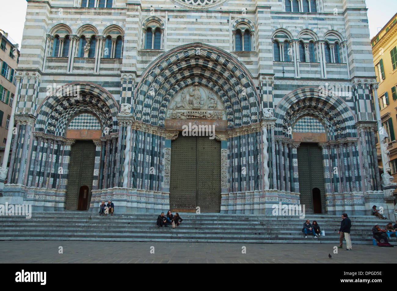 Cattedrale di San Lorenzo Piazza San Lorenzo church square centre historique vieille ville Gênes Ligurie Italie Europe Banque D'Images