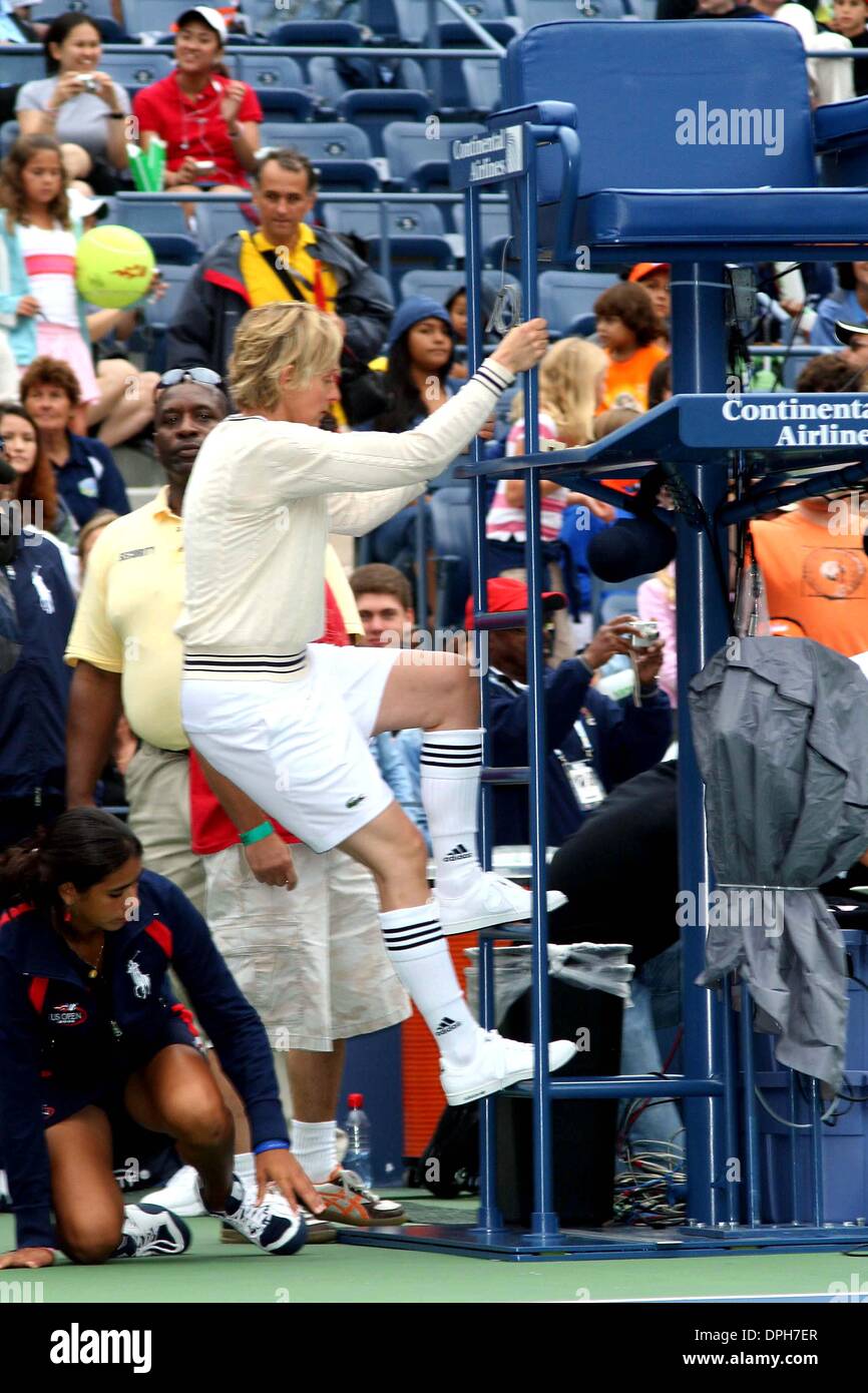Le 26 août 2006 - New York, New York, États-Unis - K49404ML.ARTHUR ASHE KID'S DAY À L'US OPEN, FLUSHING, NY 08-26-2006. - 2006..ELLEN DEGENERES(Image Crédit : © Mitchell Levy/Photos/ZUMAPRESS.com) Globe Banque D'Images