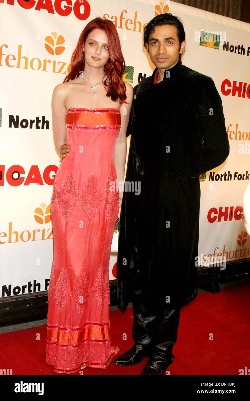 14 novembre 2006 - New York, New York, États-Unis - LYDIA HEARST ET ANAND JON.K50754ML.''Chicago'' CÉLÈBRE SON 10E ANNÉE À BROADWAY AVEC UN GALA spectacle-bénéfice au profit de 'AFEHORIZONS' Organisation. L'Ambassadeur théâtre , NEW YORK New York. 11-14-2006. / 2006.(Image Crédit : © Mitchell Levy/Photos/ZUMAPRESS.com) Globe Banque D'Images