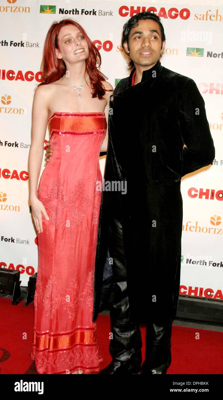 14 novembre 2006 - New York, New York, États-Unis - LYDIA HEARST ET ANAND JON.K50754ML.''Chicago'' CÉLÈBRE SON 10E ANNÉE À BROADWAY AVEC UN GALA spectacle-bénéfice au profit de 'AFEHORIZONS' Organisation. L'Ambassadeur théâtre , NEW YORK New York. 11-14-2006. / 2006.(Image Crédit : © Mitchell Levy/Photos/ZUMAPRESS.com) Globe Banque D'Images
