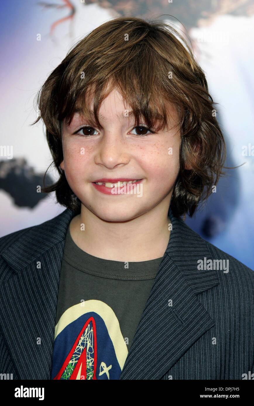 10 janvier 2006 - Westwood, LOS ANGELES, USA - JONAH BOBO.acteur.ZATHURA, PREMIER MINISTRE, Westwood, LOS ANGELES, USA.WESTWOOD, LOS ANGELES, USA.06-Nov-05.LAP60156.K46239.(Image Crédit : © Globe Photos/ZUMAPRESS.com) Banque D'Images