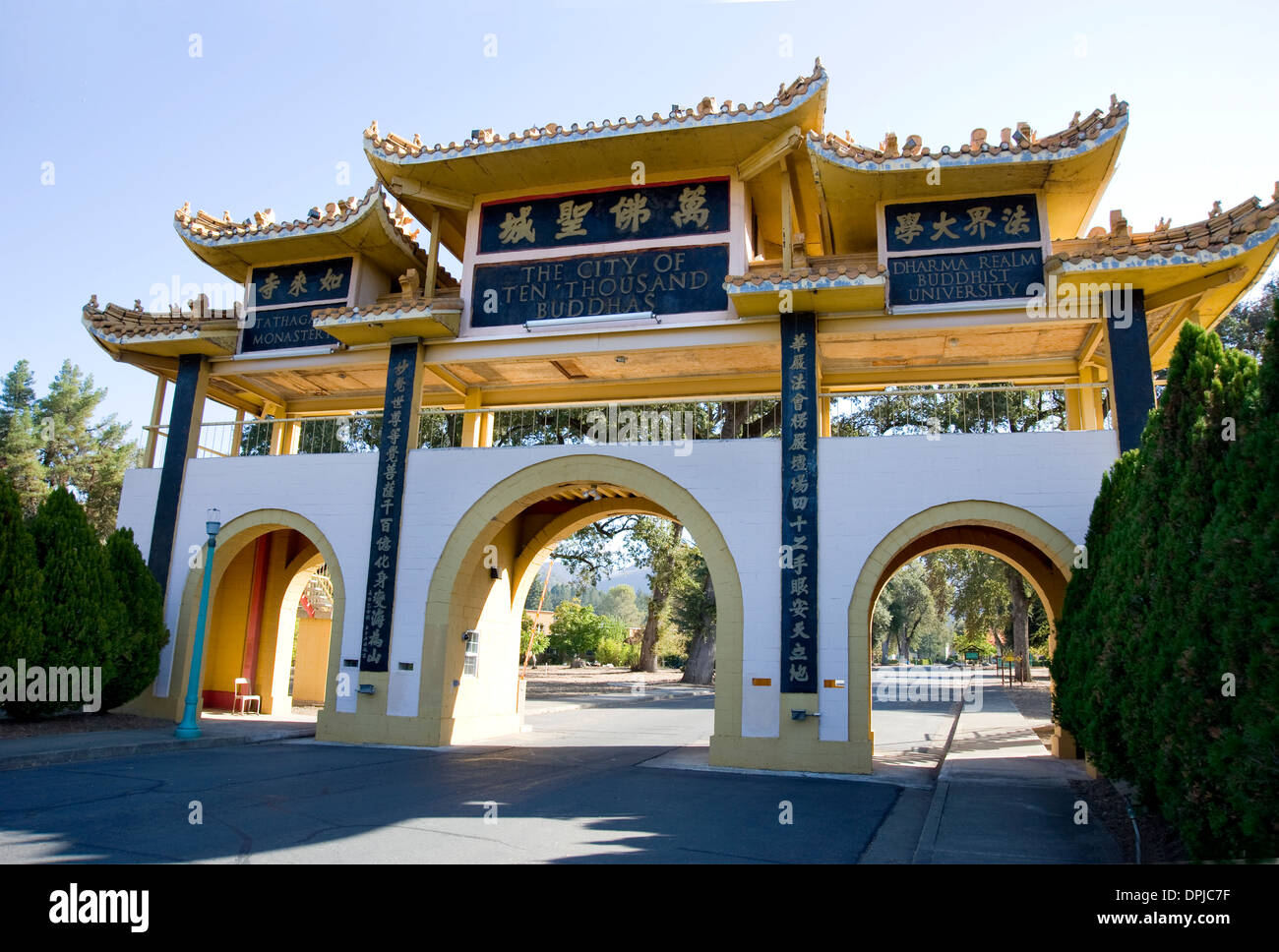 La ville de 10 000 Bouddhas dans le comté de Mendocino, en Californie Banque D'Images