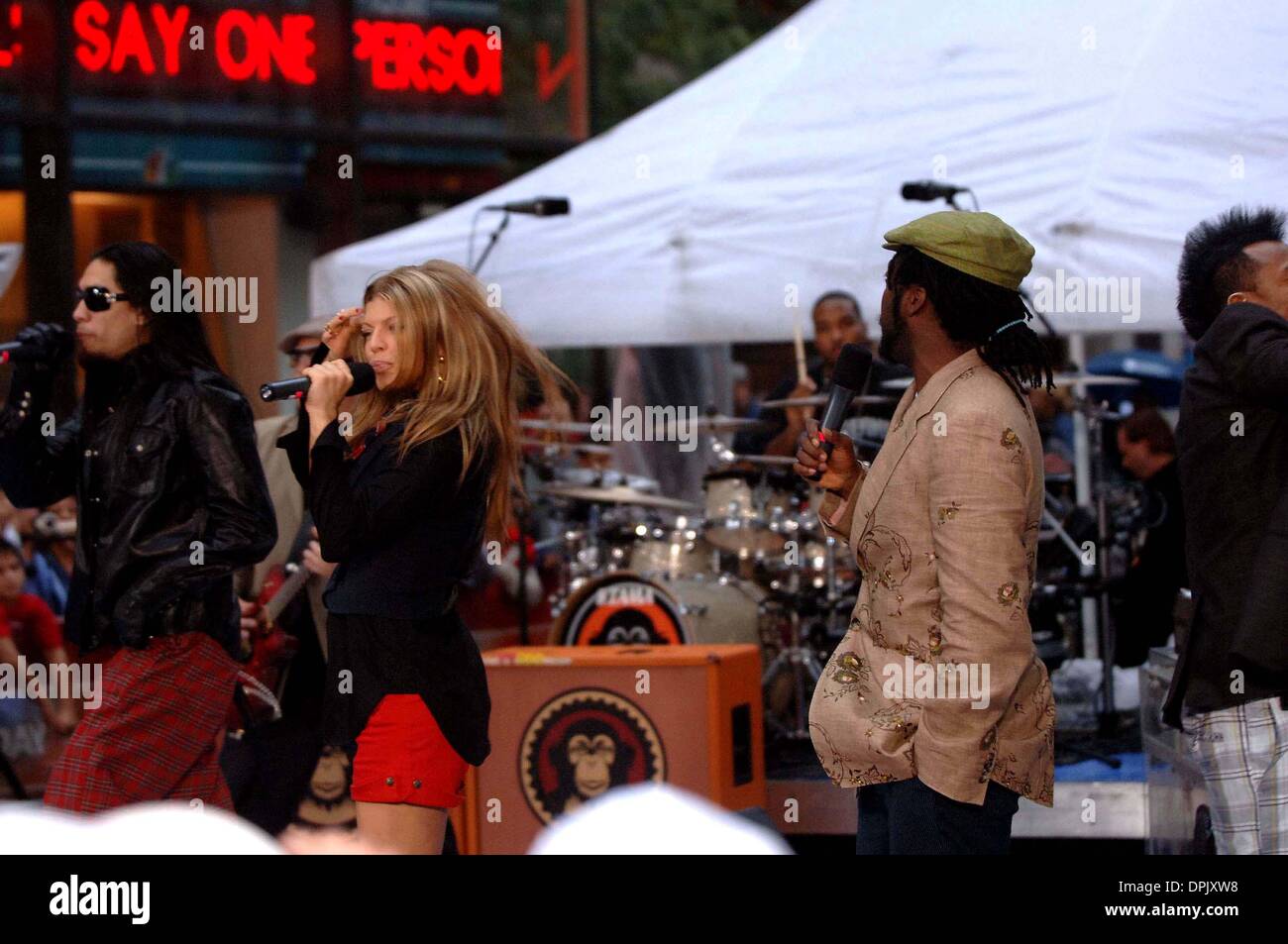 15 septembre 2006 - NBC'S aujourd'hui l'ÉTÉ TOYOTA CONCERT SERIES A EU LIEU À LA NBC STUDIOS À Rockefeller Center, NEW YORK.09-15-2006. ANDREA 2006- RENAULT.BLACK EYED PEAS.FERGIE.K49865AR(Image Crédit : © Globe Photos/ZUMAPRESS.com) Banque D'Images