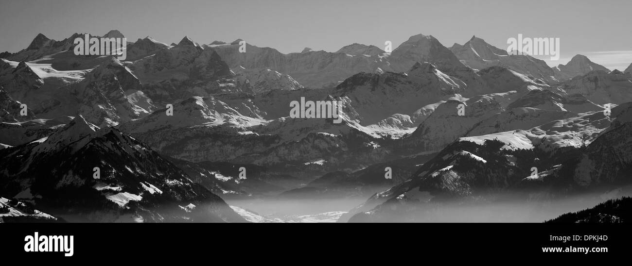 Alpes suisses depuis le sommet du Mont Pilatus Kulm, Canton de Lucerne, Suisse, Europe Banque D'Images