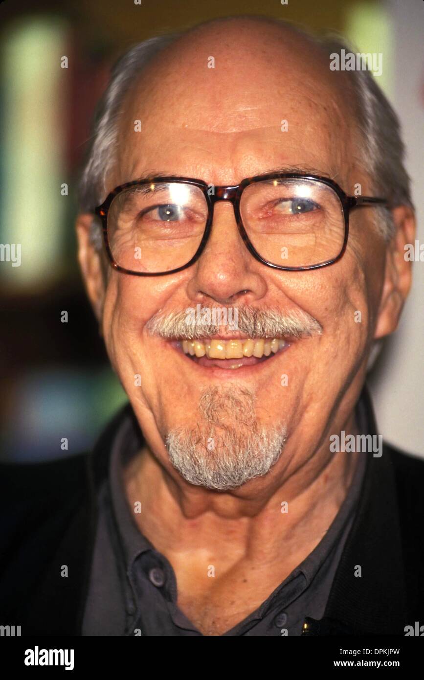 22 novembre 2006 - L6558AR.ROBERT ALTMAN.LECTURE DANS UNE LIBRAIRIE DE ''Short'' des coupes. ANDREA.ROBERTALTMANRETRO 1994 RENAULT-(Credit Image : © Globe Photos/ZUMAPRESS.com) Banque D'Images