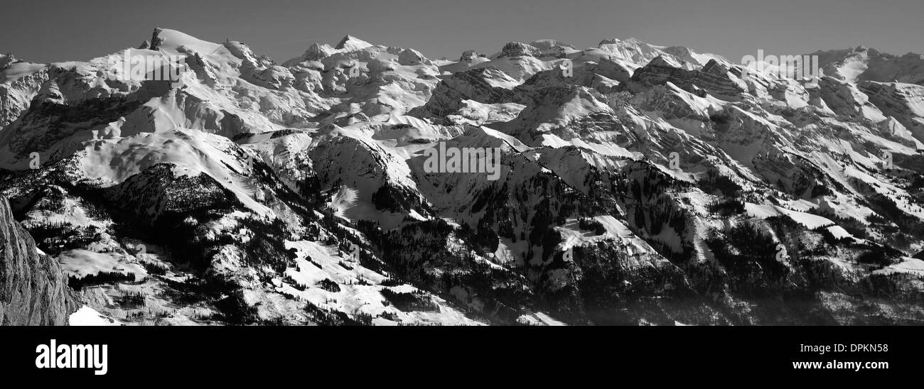 Alpes suisses depuis le sommet du Mont Pilatus Kulm, Canton de Lucerne, Suisse, Europe Banque D'Images