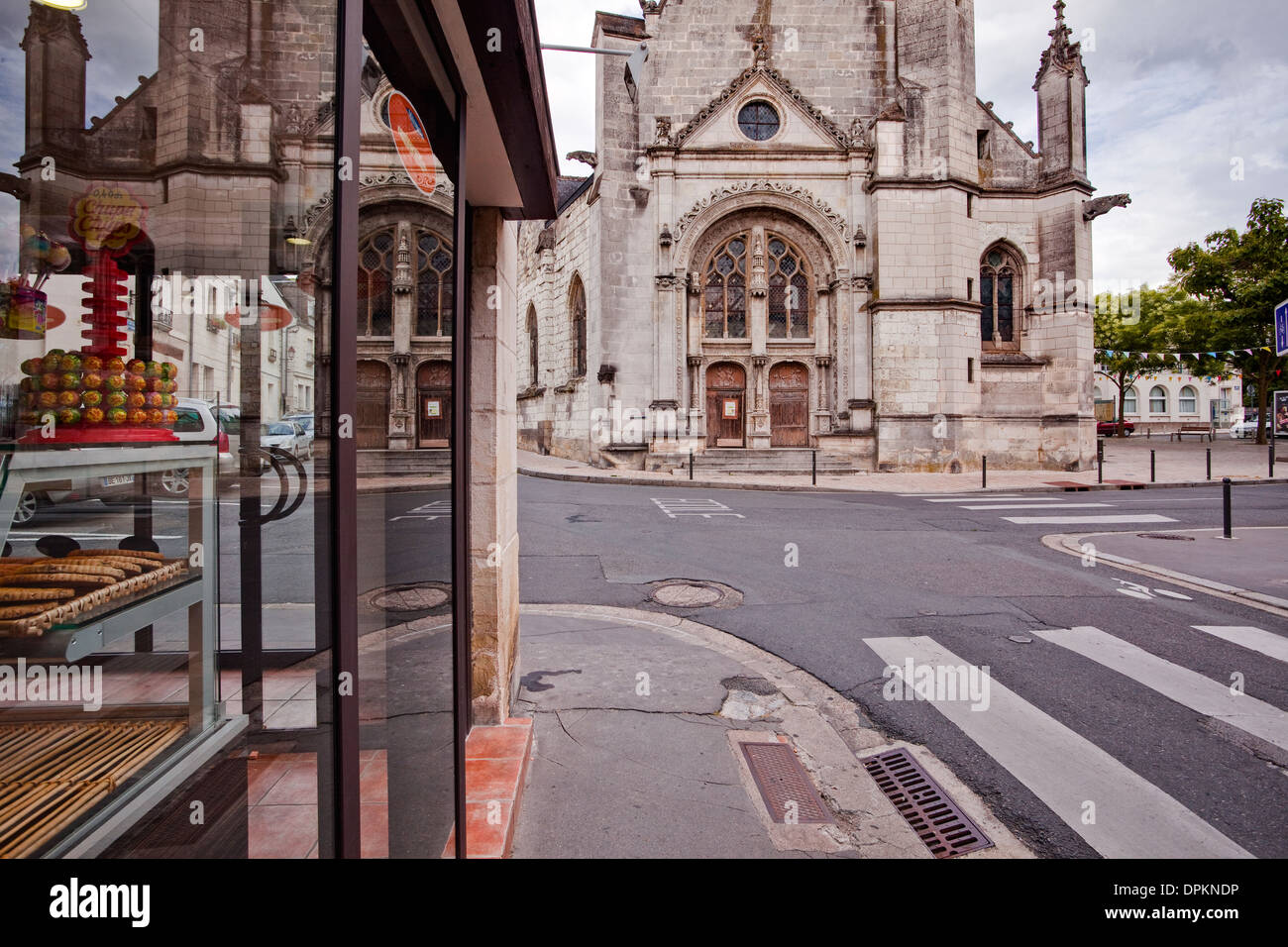 Eglise Saint Symphorien dans la ville de Tours, France. Banque D'Images