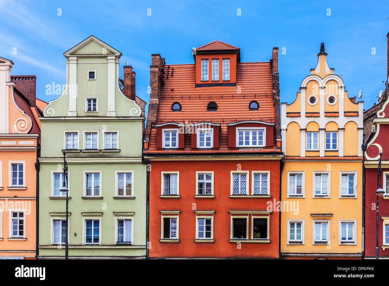 Maisons médiévales colorées dans la vieille ville de Wroclaw ou la place du marché Rynek. Banque D'Images