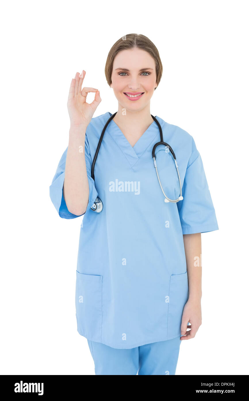 Femme médecin de donner un signal que tout va bien Banque D'Images