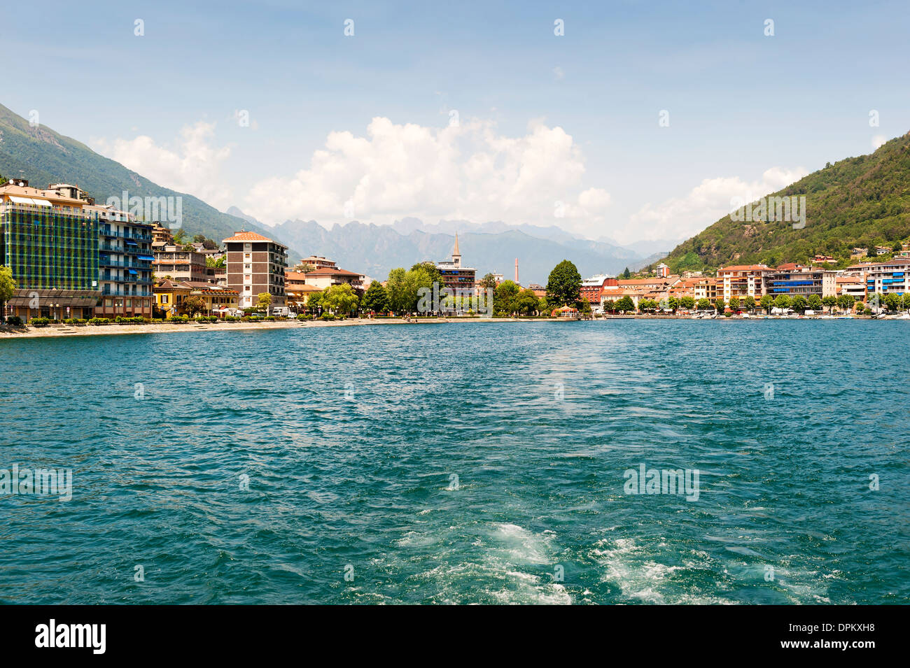 Omegna sur le lac d'Orta, Italie Banque D'Images