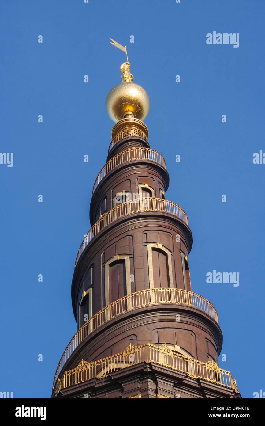 Spirale de flèche de Vor Frelsers avec Kirke (l'église de Notre Sauveur) à Christiania, Copenhague, Danemark Banque D'Images