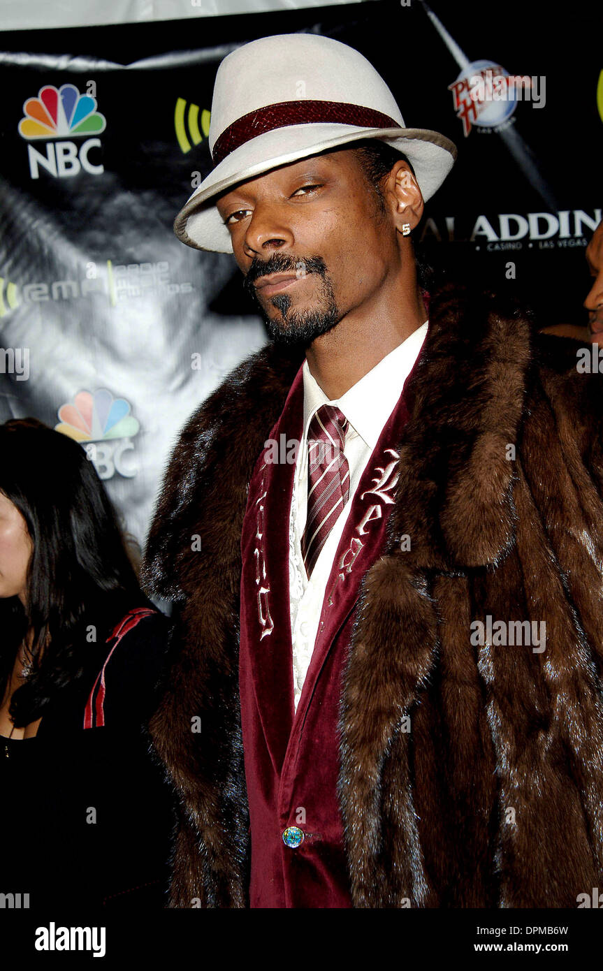 20 déc., 2005 - Las Vegas, Nevada, USA - K46073FB.2005 RADIO MUSIC AWARD LES ARRIVÉES À L'ALADDIN.HOTEL AND CASINO LAS VEGAS, NEVADA..12/19/2005. BARRETT FITZROY / 2005.Snoop Dogg(Credit Image : © Globe Photos/ZUMAPRESS.com) Banque D'Images