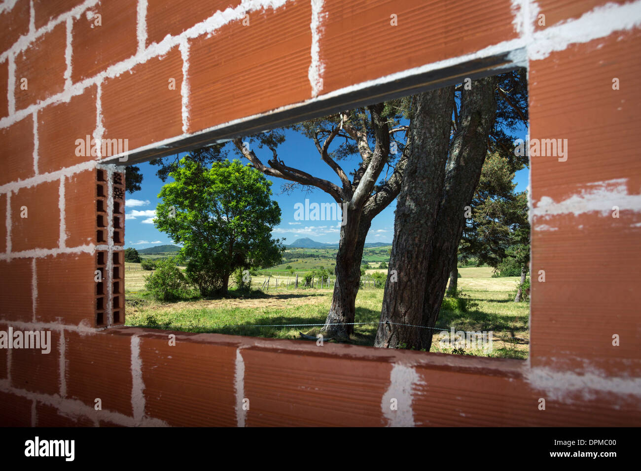 "Caravane", d'un Jean-François Karst's Land Art par l'artiste plasticien français. 'Caravane', Landart l'installation. Banque D'Images