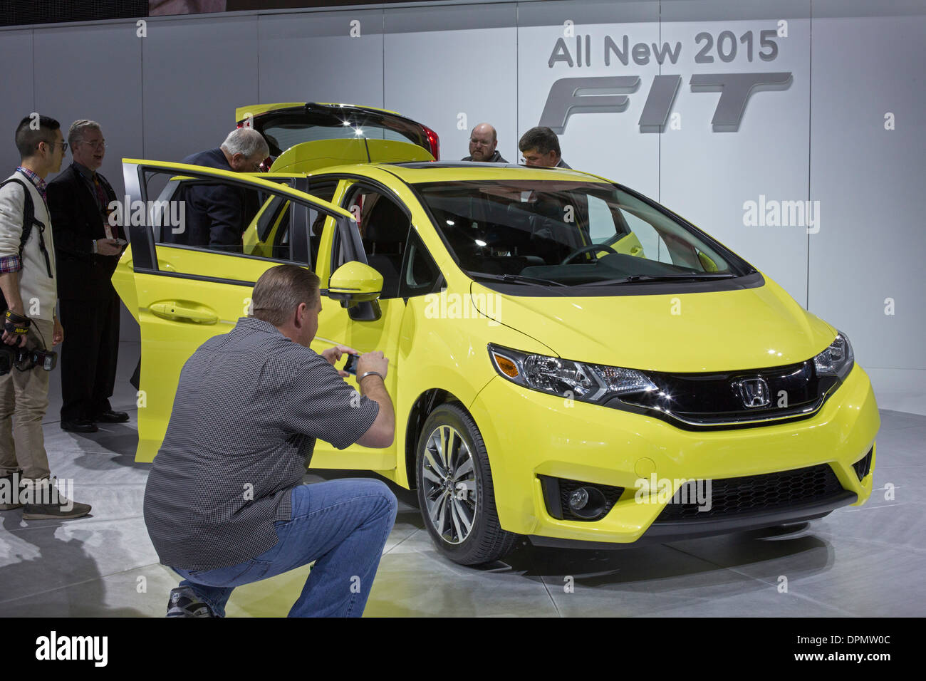 Detroit, Michigan - Journalistes Découvrez la Honda Fit 2015 sur l'affichage à la North American International Auto Show. Banque D'Images
