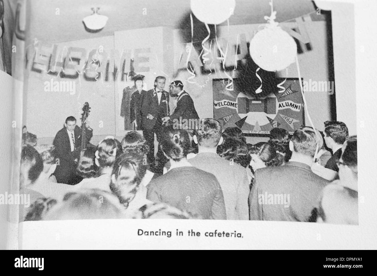 14 juin 2006 - K54297JG.Paul Simon & Art Garfunkel Forest Hills High School (Queens N.Y.) Yearbook.1958 Année Senior Portraits. . Fourni par par J.G-(Image Crédit : © Globe Photos/ZUMAPRESS.com) Banque D'Images