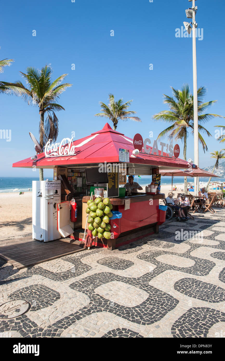 La plage d'Ipanema, bar, Rio de Janeiro, Brésil Banque D'Images