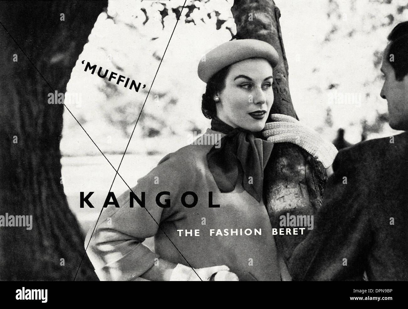 1950 Publicité Publicité mode beret KANGOL par MUFFIN. Annonce dans le magazine de mode pour femmes vers 1952. Banque D'Images