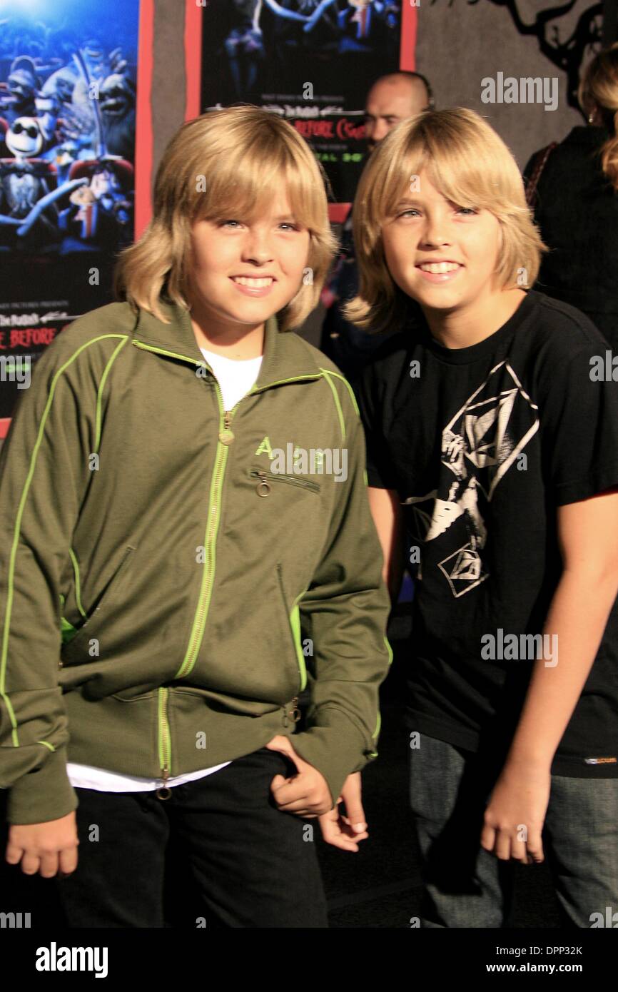16 octobre 2006 - Hollywood, Californie, USA - DYLAN ET COLE SPROUSE -.LE CAUCHEMAR avant Noël - PREMIÈRE MONDIALE -.El Capitan Theatre, à Hollywood, Californie - .10-12-2006 -. NINA PROMMER/ 2006.K49821NP(Image Crédit : © Globe Photos/ZUMAPRESS.com) Banque D'Images