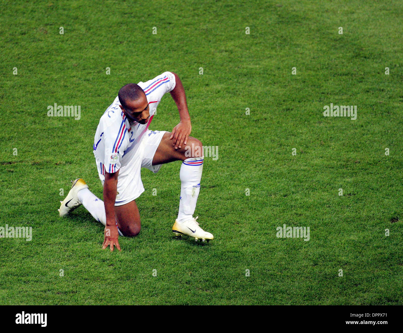 9 juillet 2006 - Stade Olympique, BERLIN, ALLEMAGNE - THIERRY HENRY.Après la défaite en finale de la COUPE DU MONDE.Italie/France..THIERRY HENRY.Italie/France..STADE OLYMPIQUE DE BERLIN, ALLEMAGNE 07-09-2006.K48556. - Crédit photos(Image : © Photos Globe/ZUMAPRESS.com) Banque D'Images