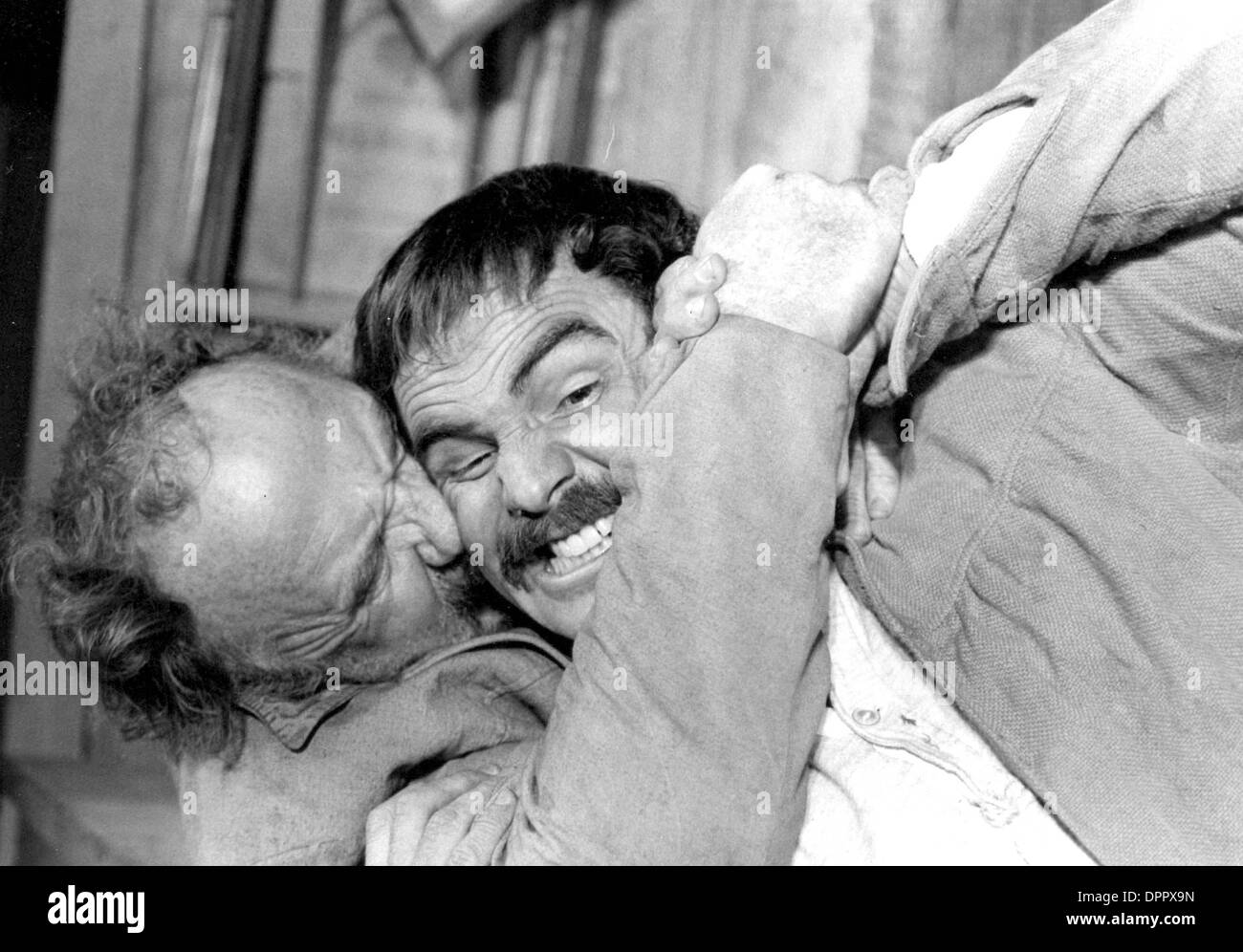 24 juillet 2006 - Jack Warden et Burt Reynolds.L'HOMME QUI AIMAIT LA DANSE CAT.TV-FILM STILL. PHOTOS FOURNIES PAR CRÉDIT(Image : © Photos Globe/ZUMAPRESS.com) Banque D'Images