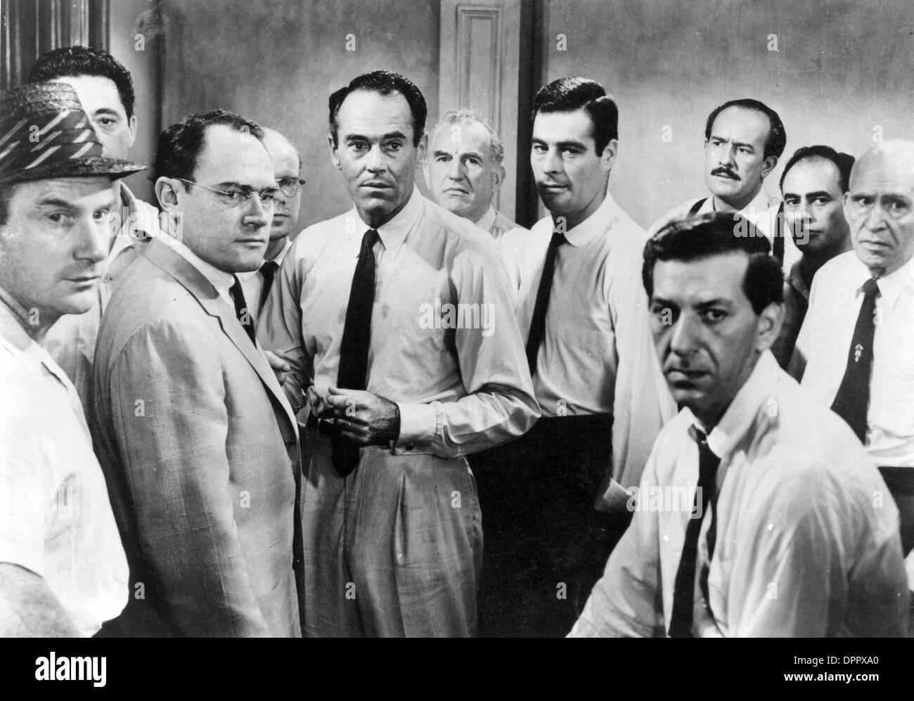 24 juillet 2006 - Douze hommes en colère.TV-FILM STILL. Fourni par Henry Fonda, Jack Warden JACK KLUGMAN(Image Crédit : © Globe Photos/ZUMAPRESS.com) Banque D'Images